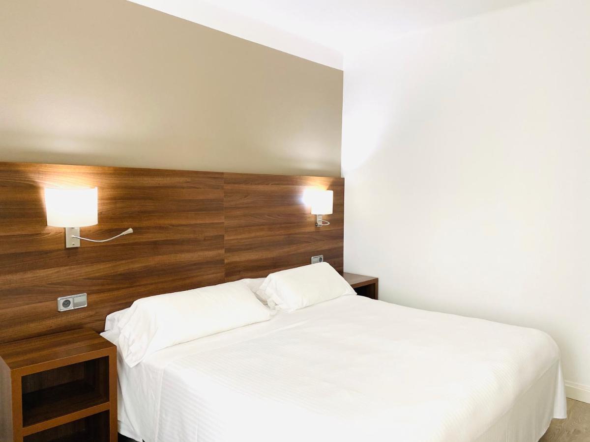 Hotel Carbonell Лянса Екстер'єр фото