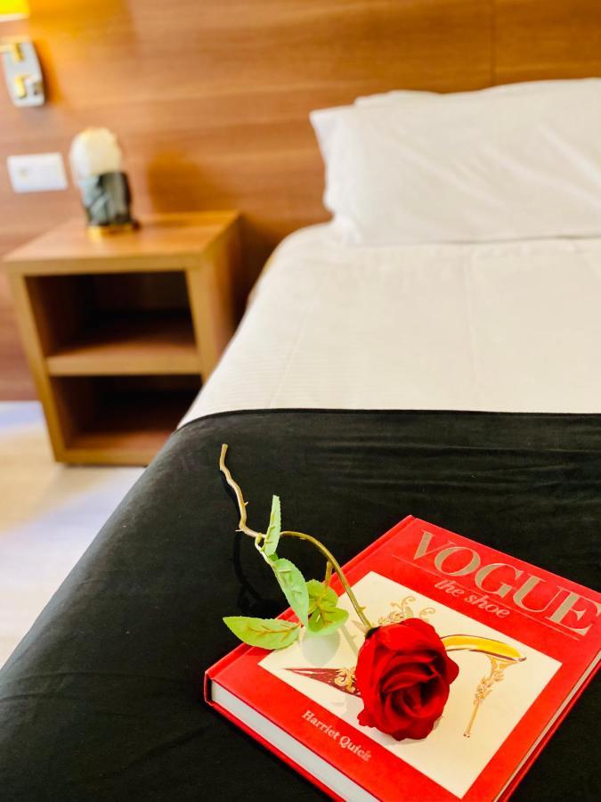 Hotel Carbonell Лянса Екстер'єр фото