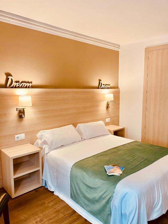 Hotel Carbonell Лянса Екстер'єр фото