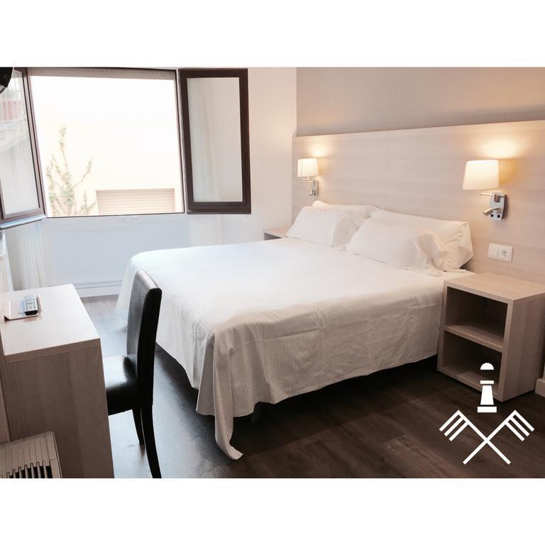 Hotel Carbonell Лянса Екстер'єр фото