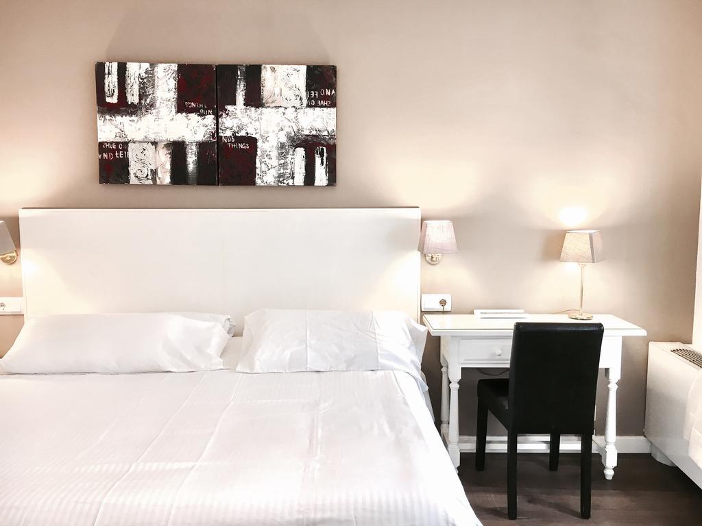 Hotel Carbonell Лянса Екстер'єр фото