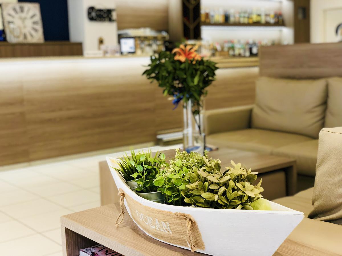 Hotel Carbonell Лянса Екстер'єр фото
